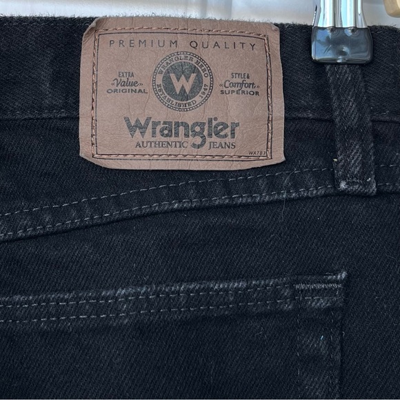 •WRANGLER• Men's Black Premium Quality Authentic Denim Jeans - Size 42x32 - Picture 3 of 8